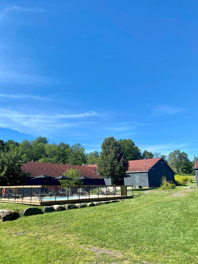 Beatnik Hotel Bromont Esterno foto