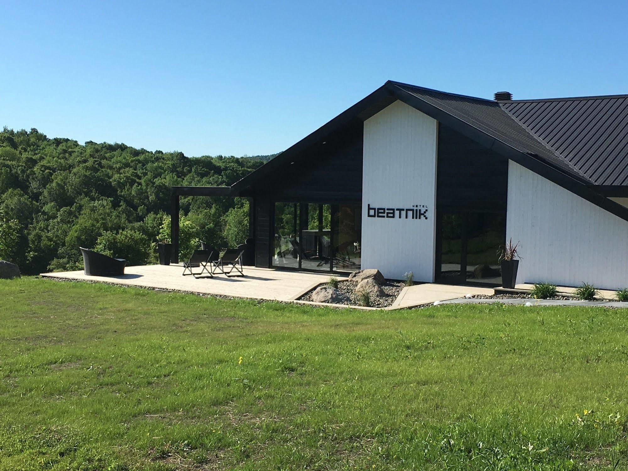 Beatnik Hotel Bromont Esterno foto