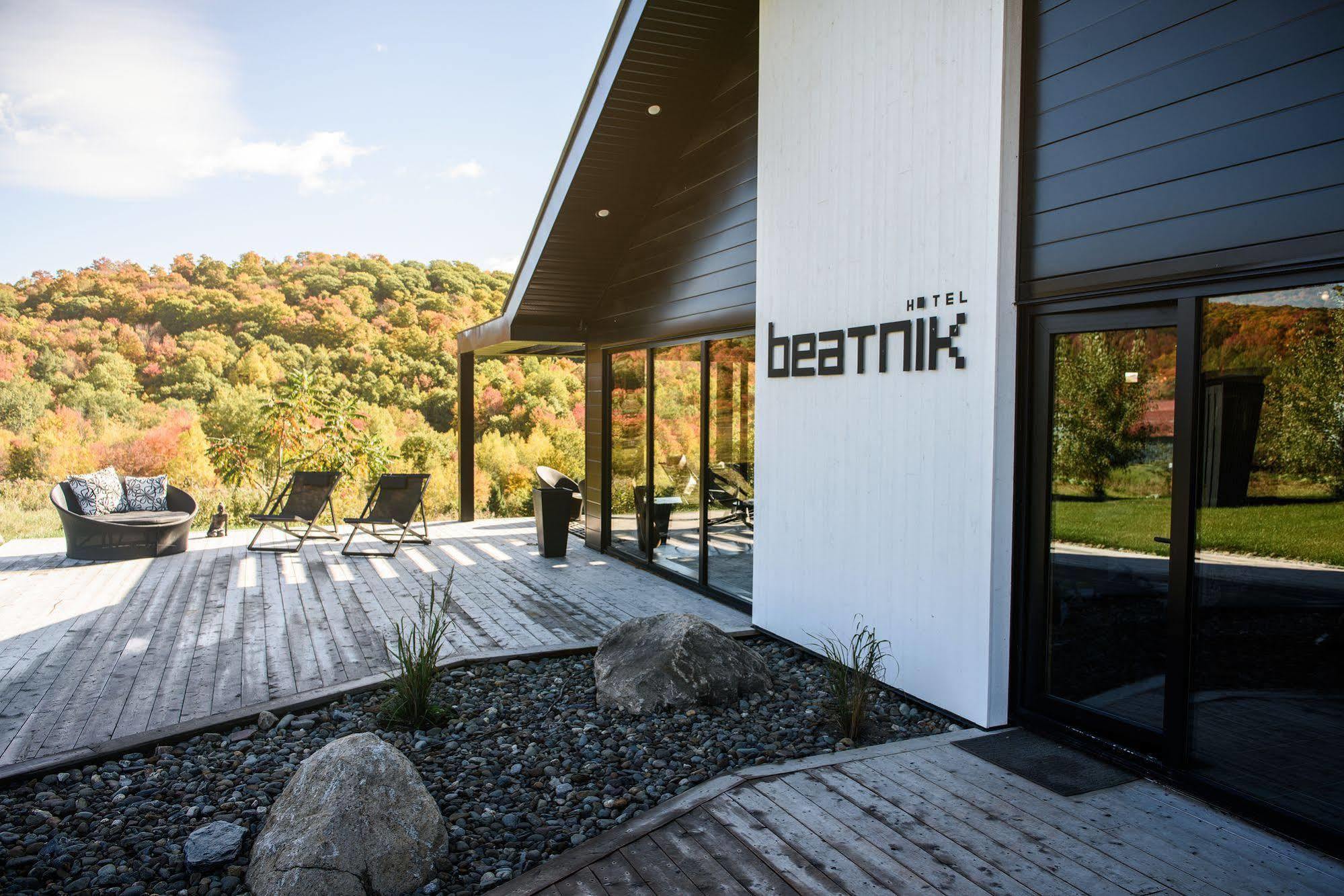 Beatnik Hotel Bromont Esterno foto